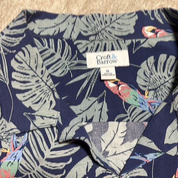 XL men's Tropical Parrot print button up shirt Croft and Barrow Rayon flowy - Picture 4 of 5